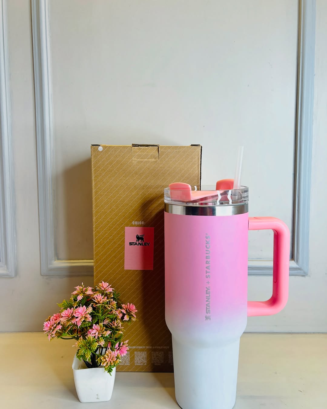 HOMIQUE Stanley + Starbucks Quencher H2.0 Tumbler – 40 Oz (1.18 L) FlowState Vacuum Insulated with Lid & Straw